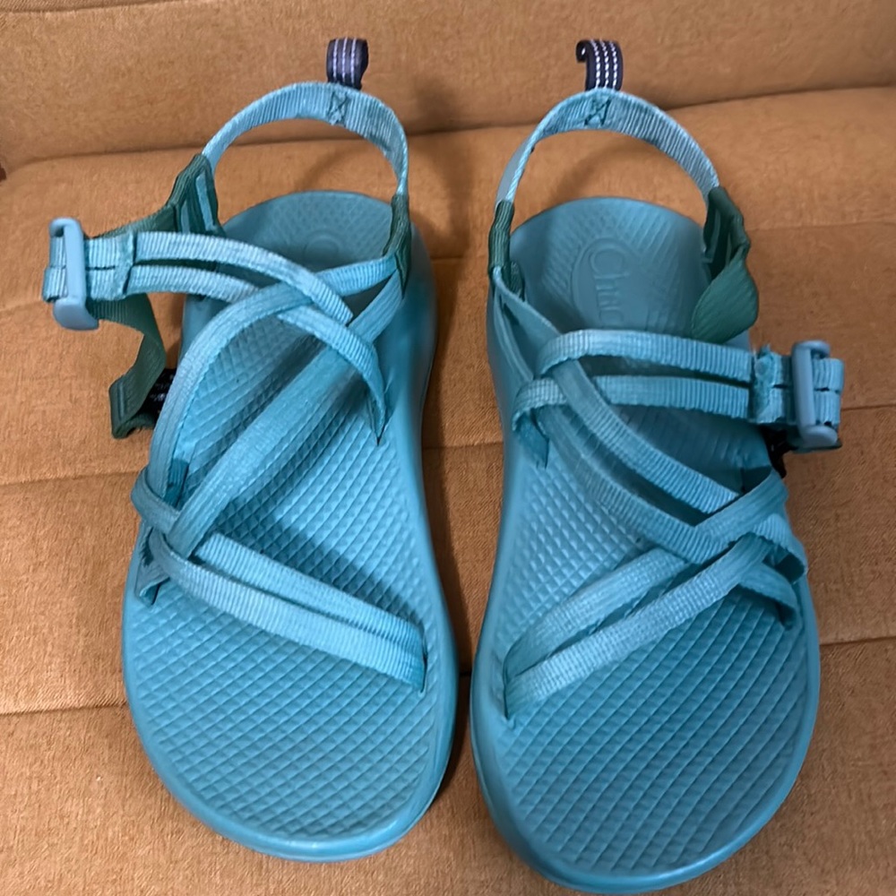 Chaco kids size 3 (woman’s 5) sandals